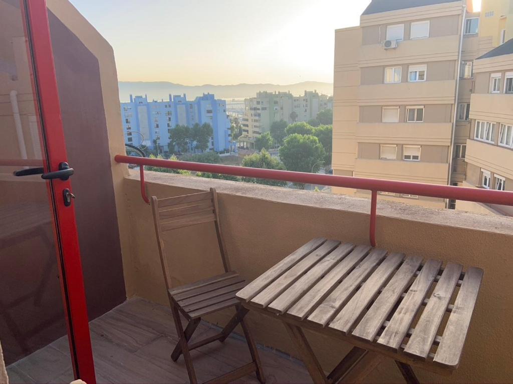 Room In A Shared Apartment Touching The Border :) La Línea de la Concepción Dış mekan fotoğraf